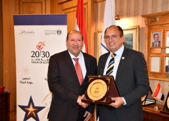 رئيس جامعة حلوان يستقبل المشرف العام على جائزة مصر للتميز الحكومي
