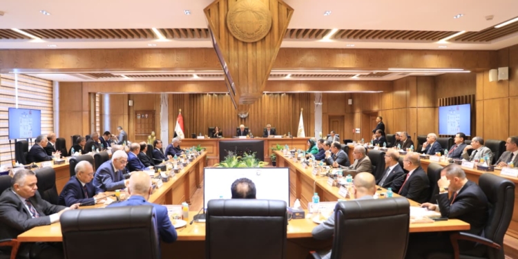 “الأعلى للجامعات” يشيد بإنجازات جامعة سوهاج 