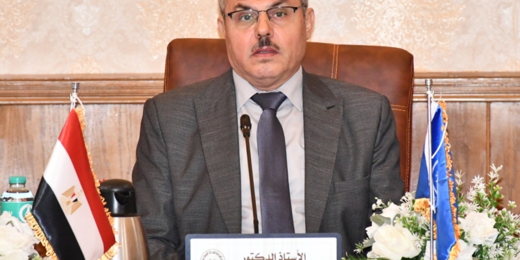 جامعة قناة السويس: المستشفى يعمل بكامل طاقته بعد السيطرة على حريق إداري”