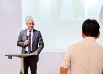 “عبداللطيف” يُلقي محاضرة بجامعة اليابان للاقتصاد حول مستقبل التعليم الرقمي