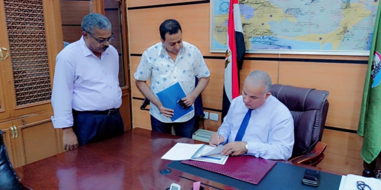 فصل طلاب 15 يومًا بعد تطاولهم على مدير مدرسة بألفاظ نابية بالفيوم