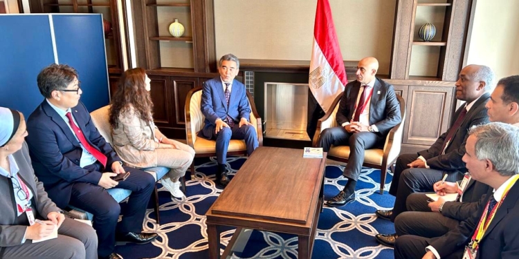 «عبداللطيف» يلتقى رئيس جامعة هيروشيما لدعم جهود تطوير التعليم الفني والتكنولوجي بمصر