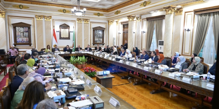 مجلس جامعة القاهرة يهنئ الرئيس السيسي بثورة يوليو ويستعرض إنجازات العام الجامعي 2024/2025