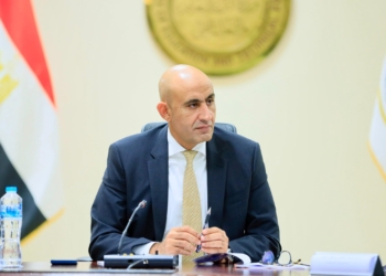 "التعليم" تدرس تقديم حافز شهري 1000جنيه للمعلمين نوفمبر المقبل