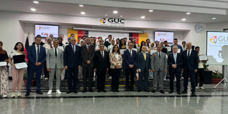 رئيس أمناء الألمانية الدولية : تقديم منح المتفوقين استثمار في مستقبل مصر