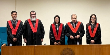 EmoBERTA-X.. رسالة بحثية تحلل المشاعر البشرية على وسائل التواصل الاجتماعي