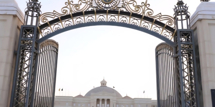 جامعة القاهرة الأهلية تُطلق التسجيل الإلكتروني لبيانات الطلاب