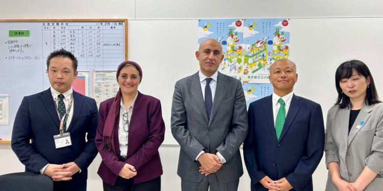 “عبداللطيف” يتفقد مدرسة "تاتشيكاوا ميدوري" بطوكيو كنموذج لدعم الطلاب المتسربين من التعليم