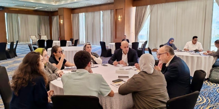 "التعليم" تتيح تحميل مناهج 6 مواد بعد تطويرها.. وتؤكد: حقوقها الفكرية ملكنا