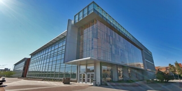 جامعة ولاية أريزونا تواجه تحديات في جذب الطلاب الدوليين بسبب قيود التأشيرات