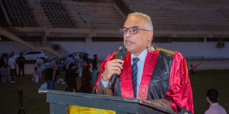 رئيس جامعة طنطا يشهد حفل تخرج الدفعتين 39 و 40 من كلية علوم الرياضة
