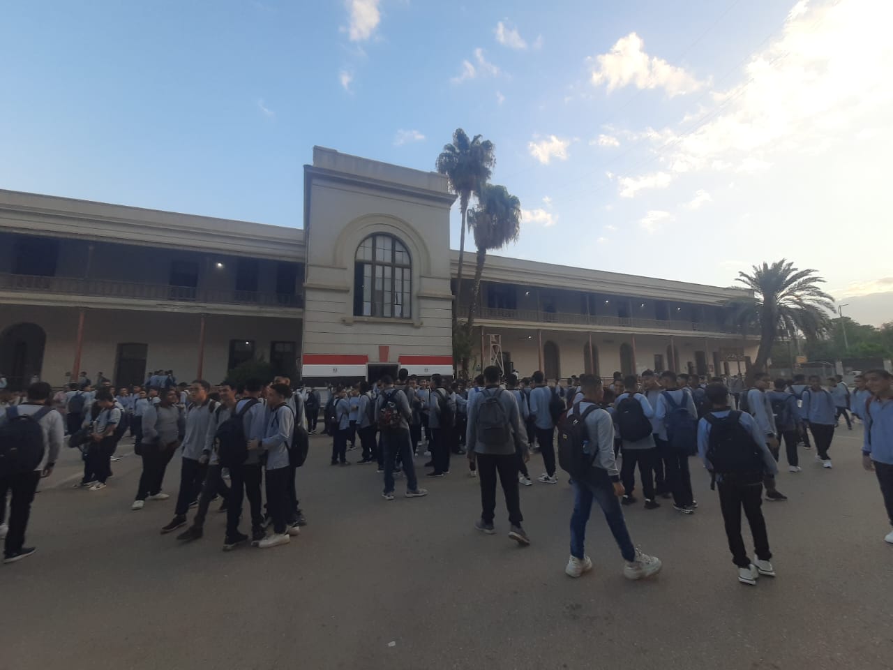منع دخول طالبين للمدرسة السعيدية بالجيزة بسبب شعرهم "تفاصيل" 