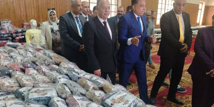 "تعليم الجيزة" تنظم معرض مجاني للزي والأدوات الدراسية