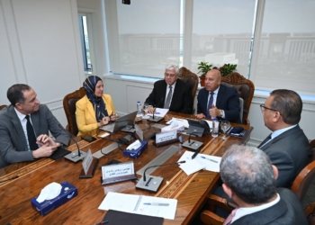اجتماع مشترك بين كامل الوزير وعاشور لمتابعة خطوات إنشاء جامعة النقل المصرية