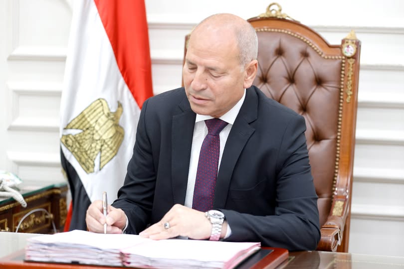 محافظ القاهرة يوجه بتخصيص الإذاعة المدرسية لتعريف الطلاب بالمتحف المصري 