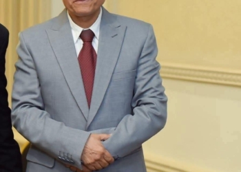 وفاة مدير مدرسة بطابور الصباح بقنا.. ونقيب المعلمين يوجه بمساندة أسرته