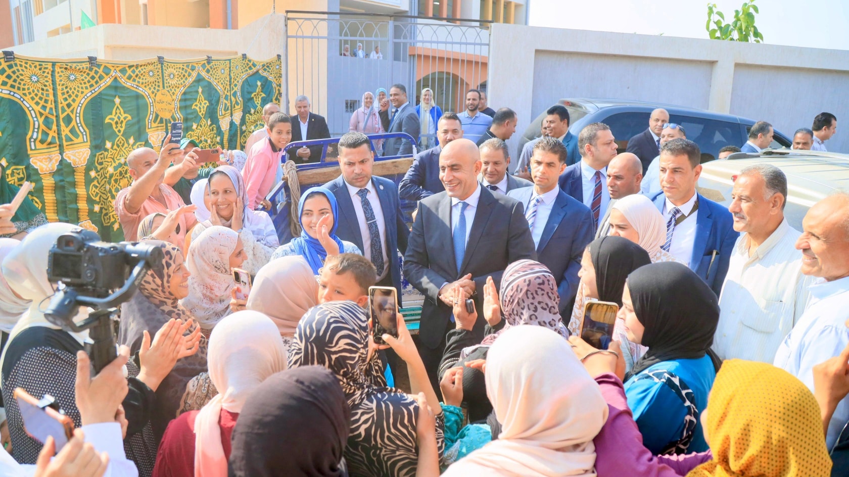 وزير التعليم ومحافظ الشرقية يفتتحان مدرسة "فوزي السيد الدهشوري للتعليم الأساسي" ببلبيس