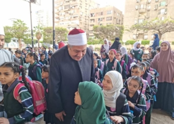 رئيس قطاع المعاهد الأزهرية يتفقد مجمع مدينة نصر في أول أيام العام الدراسي