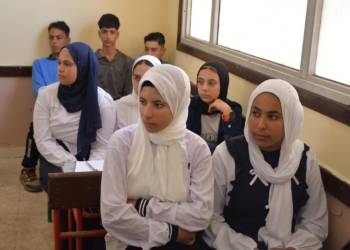 "إحنا مش في طابونة".. محافظ يحيل مديرة مدرسة للنيابة بعد “هروب جماعي” للطالبات