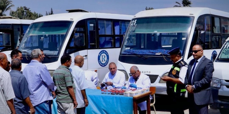 الكشف عن تعاطي المخدرات لـ 419 سائق حافلات مدرسية وإحالة شخص للنيابة