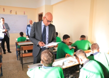 تحذيرات صارمة من وزير التعليم حول التقييمات الأسبوعية