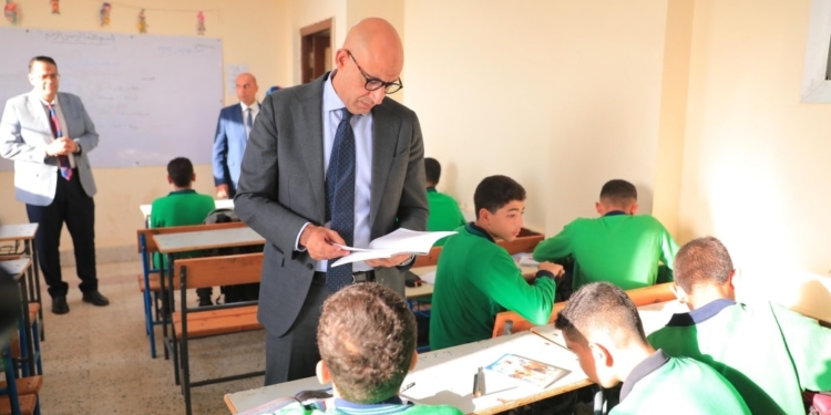 والدها لم يرد.. مدرسة التجمع توضح حقيقة حبس طالبة بسبب المصروفات وتحدد أسباب الأزمة