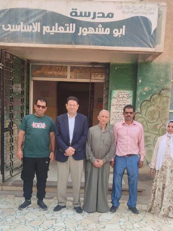 استبعاد مدير مدرسة بالمنوفية بعد تداول صور دعائية لمرشح برلماني داخل الفصل