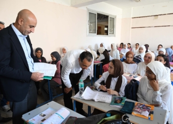"مدبولي" يغير مسار جولته بالمنوفية ليتفقد مدرسة فاطمة الزهراء الإعدادية للبنات بأشمون