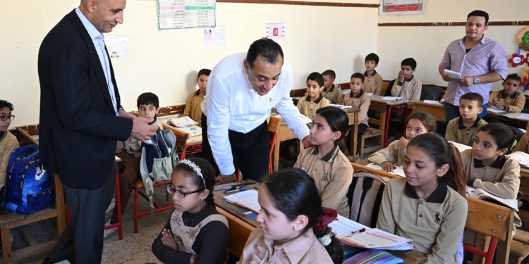 فيروس غامض يثير الذعر في مدارس الجيزة.. والحكومة تكشف حقيقته