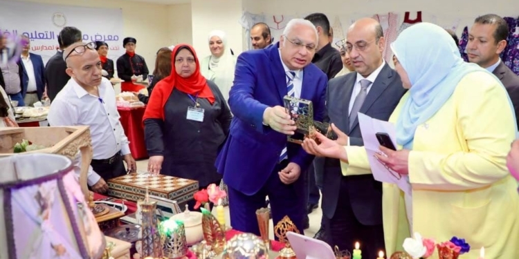 "البصال" يفتتح معرض منتجات التعليم الفني بالعاصمة الإدارية الجديدة