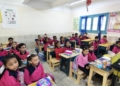 بسبب نظافة الفصل.. وكيل التعليم بالجيزة يحيل معلمًا للتحقيق