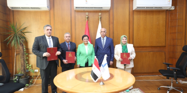 رئيس جامعة كفر الشيخ يستقبل نائب وزير الصحة والسكان لبحث سبل التعاون