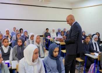 توزيع user وباسورد على طلاب الأول الثانوي لدراسة البرمجة بمنصة “كيريو” اليابانية