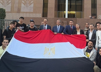 أشرف منصور في احتفالية أوائل الثانوية العامة بالسفارة المصرية ببرلين: مصر بنت حضارتها بالعلم لا بالصدفة