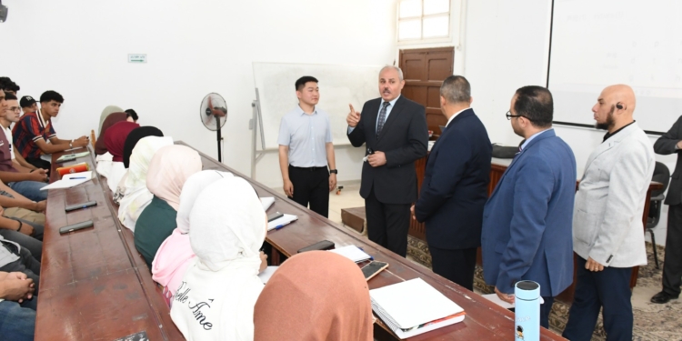 782 طالبًا وطالبة بالكلية المصرية الصينية للتكنولوجيا التطبيقية