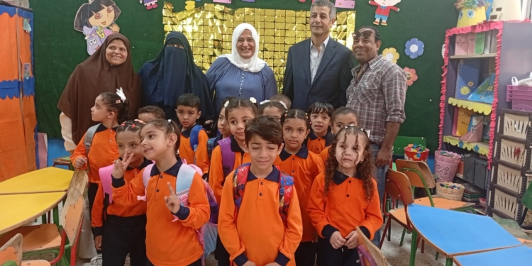 وكيل التعليم بالقاهرة توجه الطلاب بأداء الواجبات المدرسية والتقييمات أولا بأول