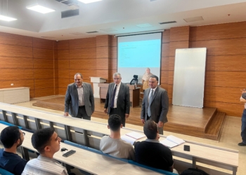 رئيس جامعة بنها الأهلية يتفقد انتظام الدراسة بالكليات