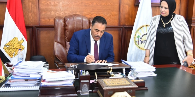 محافظ مطروح يعتمد تنسيق القبول بمدارس التعليم الثانوي العام 2026