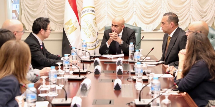 من يحق له دخول كليات الحاسبات والذكاء الاصطناعي بالبكالوريا والثانوية؟