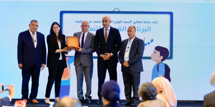 عبداللطيف: التعاون مع اليونيسف وKFW إنساني عميق يمنح الأطفال حق القراءة وفرصة التعلم