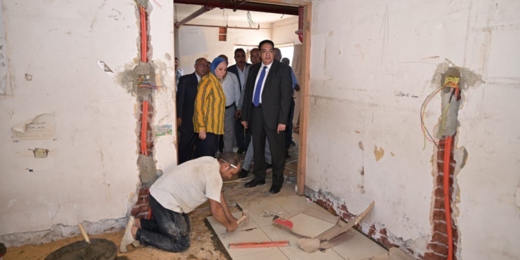 رئيس جامعة القاهرة يتفقد أعمال الصيانة والتطوير لمباني المدينة الجامعية للطلاب