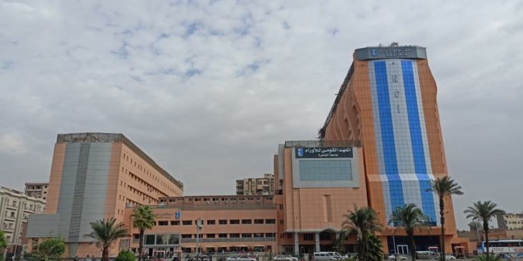 الأبحاث الإكلينيكية بالقومي للأورام بجامعة القاهرة يحصل على التسجيل والاعتماد بالأعلى لمراجعة أخلاقيات البحوث الطبية