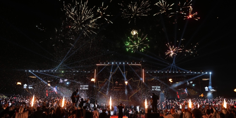 CIC تحتفل بتخريج الدفعة الـ 18 بحضور السفير الكندي وتكرم ريم بسيونى وإبراهيم فايق