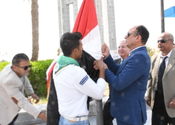 جامعة حلوان تحتفل بانطلاق العام الجامعي الجديد برفع علم مصر وسط أجواء وطنية مبهجة