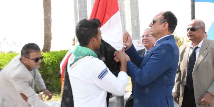 جامعة حلوان تحتفل بانطلاق العام الجامعي الجديد برفع علم مصر وسط أجواء وطنية مبهجة