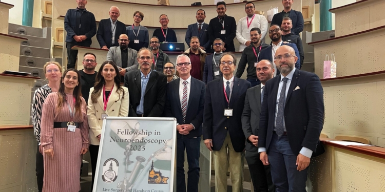 تسليم شهادات الزمالة المشتركة لجراحة المخ والأعصاب بين جامعتي القاهرة وجرايسفالد