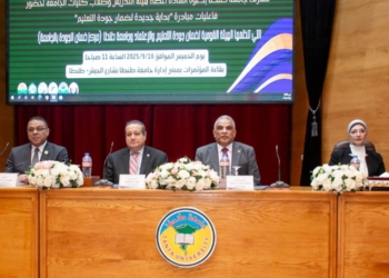 رئيس جامعة طنطا يلتقي الطلاب وأولياء الأمور ويستمع لآرائهم