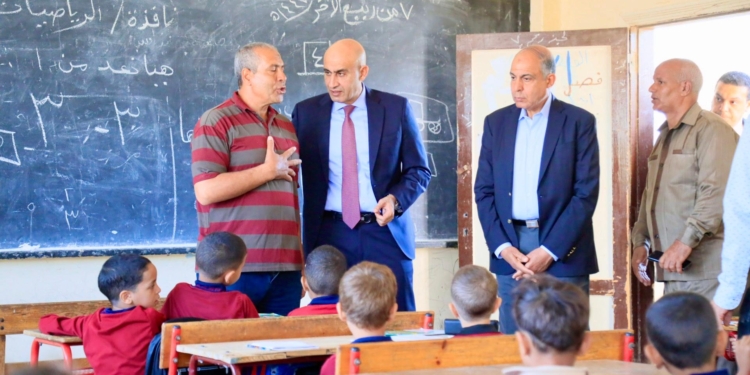 حافز التدريس يثير الجدل.. معلمو الحصة خارج الحساب رغم سد العجز