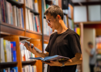 جامعة بكين تتبنى نهجا جديدا لتقييم الطلاب