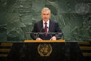 الرئيس الأوزبكي يدعو إلى التضامن والحوار المفتوح والتعاون الوثيق بين دول العالم